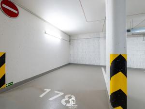 Pronájem bytu 1+kk, Praha - Hloubětín, Poděbradská, 32 m2