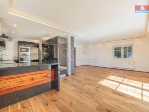 Prodej rodinného domu, Křížkový Újezdec, 196 m2