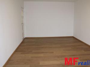 Pronájem bytu 2+1, Hradec Králové - Nový Hradec Králové, Mandysova, 61 m2