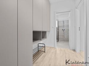 Prodej bytu 1+kk, Zlín - Malenovice, Pod Hradem I, 32 m2