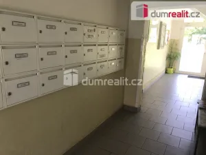 Pronájem bytu 1+1, Praha - Prosek, Veltruská, 27 m2