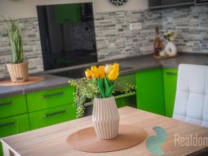 Prodej bytu 1+kk, Mukařov - Srbín, Šípková, 28 m2