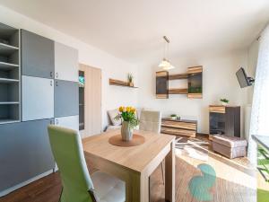 Prodej bytu 1+kk, Mukařov - Srbín, Šípková, 28 m2