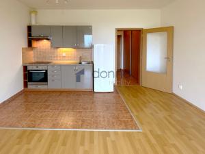 Pronájem bytu 1+kk, Praha - Kyje, Sicherova, 35 m2