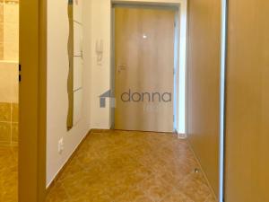 Pronájem bytu 1+kk, Praha - Kyje, Sicherova, 35 m2