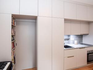 Pronájem bytu 1+kk, Praha - Vinohrady, Šrobárova, 28 m2