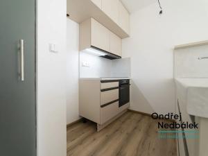 Pronájem bytu 1+kk, Zlín, Kvítková, 33 m2