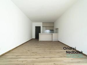 Pronájem bytu 1+kk, Zlín, Kvítková, 33 m2