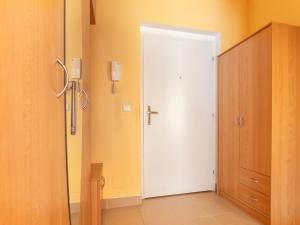 Pronájem bytu 1+kk, Praha - Michle, Elektrárenská, 54 m2