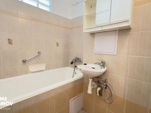 Pronájem bytu 1+1, Zlín, Kúty, 39 m2