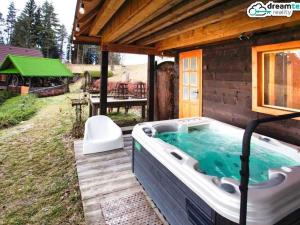 Prodej chalupy, Hutisko-Solanec - Solanec pod Soláněm, 300 m2