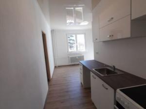 Prodej bytu 3+1, Nová Role, Školní, 58 m2