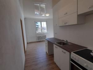 Prodej bytu 3+1, Nová Role, Školní, 58 m2