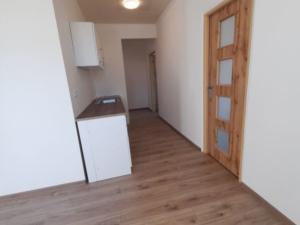 Prodej bytu 3+1, Nová Role, Školní, 58 m2