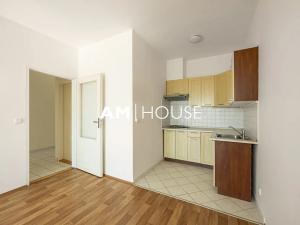 Prodej bytu 2+kk, Praha - Kyje, Pelušková, 40 m2