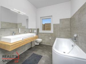 Prodej rodinného domu, Krakovany - Božec, 140 m2