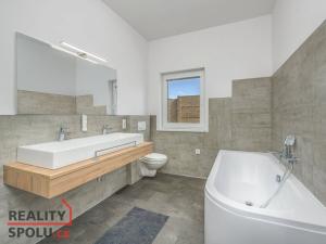 Prodej rodinného domu, Krakovany - Božec, 140 m2