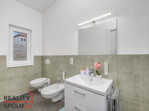 Prodej rodinného domu, Krakovany - Božec, 140 m2