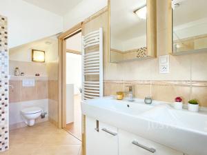 Pronájem bytu 1+1, Říčany - Radošovice, Černokostelecká, 54 m2