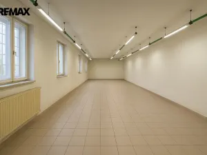 Pronájem obchodního prostoru, Napajedla, Palackého, 79 m2