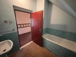 Prodej rodinného domu, Kamenné Žehrovice, 180 m2