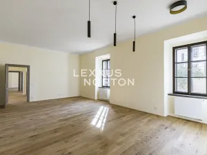 Pronájem kanceláře, Praha - Hradčany, Kanovnická, 812 m2