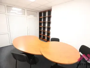 Pronájem kanceláře, Praha - Libeň, Voctářova, 117 m2
