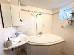 Prodej bytu 3+1, Praha - Prosek, Na vyhlídce, 69 m2