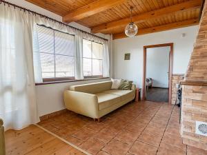 Prodej rodinného domu, Hrabyně, 250 m2