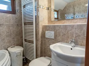 Prodej rodinného domu, Hrabyně, 250 m2