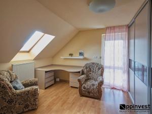 Pronájem rodinného domu, Úvaly, 200 m2