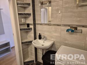 Prodej bytu 2+kk, Praha - Nusle, U Svépomoci, 52 m2