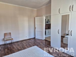 Prodej bytu 2+kk, Praha - Nusle, U Svépomoci, 52 m2