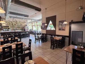 Pronájem restaurace, Zlín, Dukelská, 848 m2