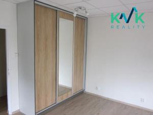Pronájem bytu 1+1, Karlovy Vary, Jáchymovská, 46 m2