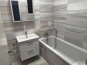 Pronájem bytu 2+1, Praha - Malá Strana, Šeříková, 50 m2