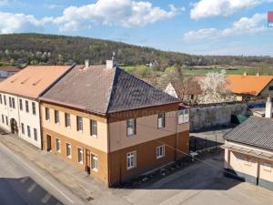 Prodej činžovního domu, Lochovice, 409 m2
