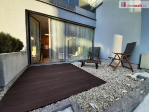 Pronájem bytu 1+kk, Praha - Prosek, Valečovská, 35 m2