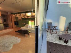 Pronájem bytu 1+kk, Praha - Prosek, Valečovská, 35 m2