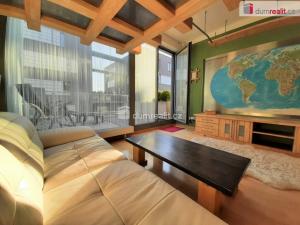 Pronájem bytu 1+kk, Praha - Prosek, Valečovská, 35 m2
