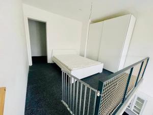 Pronájem bytu 2+kk, Praha - Libeň, Novovysočanská, 38 m2