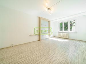 Prodej bytu 2+1, Karlovy Vary, Jahodová, 62 m2