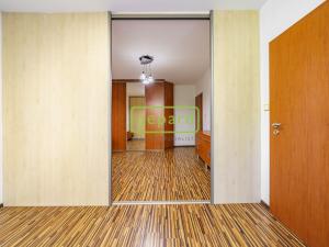 Prodej bytu 2+1, Karlovy Vary, Jahodová, 62 m2