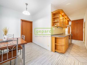 Prodej bytu 2+1, Karlovy Vary, Jahodová, 62 m2