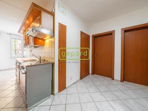 Prodej bytu 2+1, Karlovy Vary, Jahodová, 62 m2