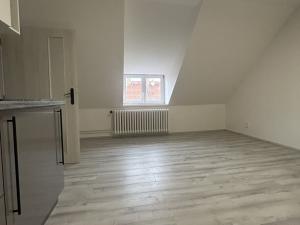 Pronájem bytu 1+kk, Praha - Strašnice, Královická, 32 m2