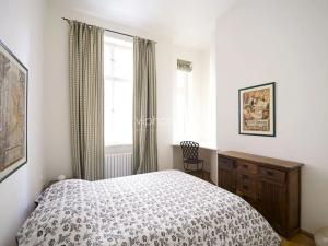 Pronájem bytu 3+kk, Praha - Nové Město, Odborů, 80 m2