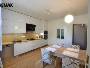 Prodej rodinného domu, Uničov, Masarykovo nám., 307 m2