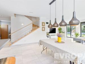 Prodej rodinného domu, Tuchoměřice, Pod Hájem, 205 m2