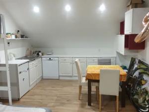 Prodej rodinného domu, Hrubá Skála, 250 m2